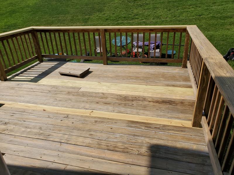 Deck Repairs and Staining / Clearcoat Application