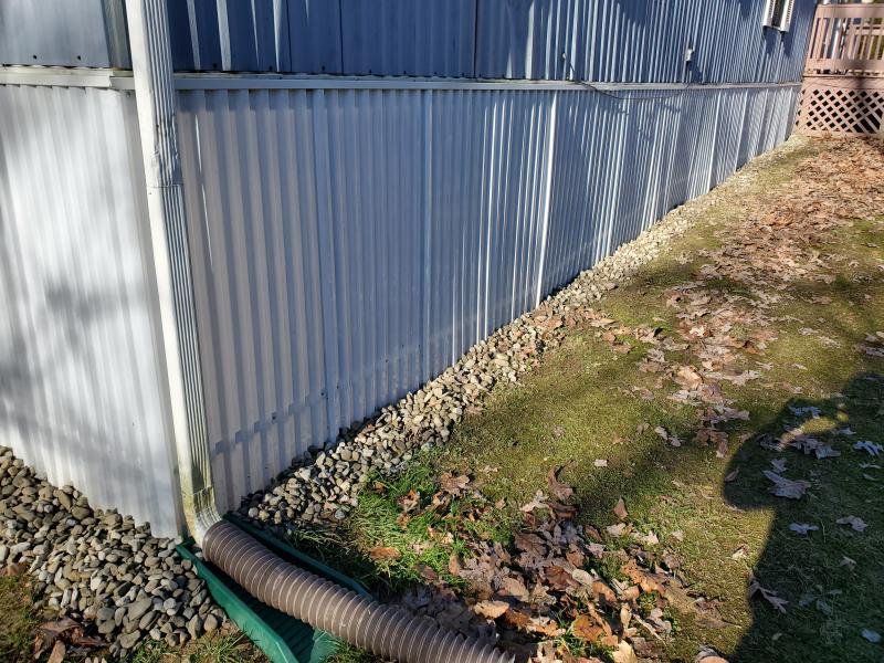 Mobile home skirting repair